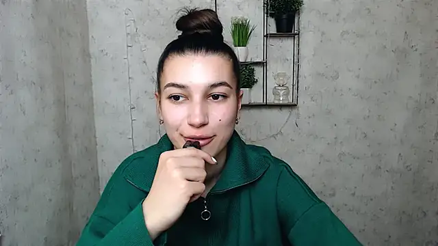 KarolinaRosse  online show from March 8, 10:00 am