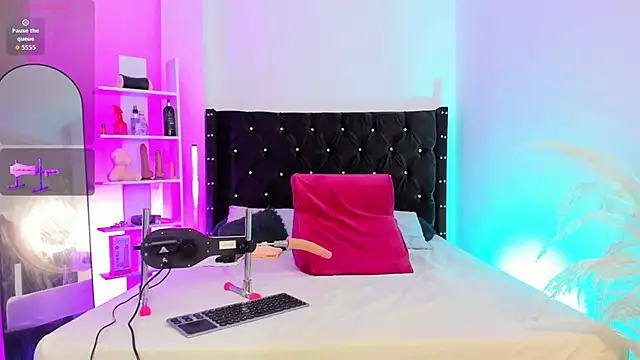 Snapshot of Duriel_ chatting on November 13, 6:34 pm Duriel online show from November 13, 6:34 pm