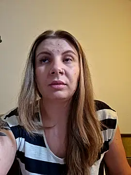 Snapshot of andradahot15 chatting on November 18, 7:11 am andradahot15 online show from November 18, 7:11 am