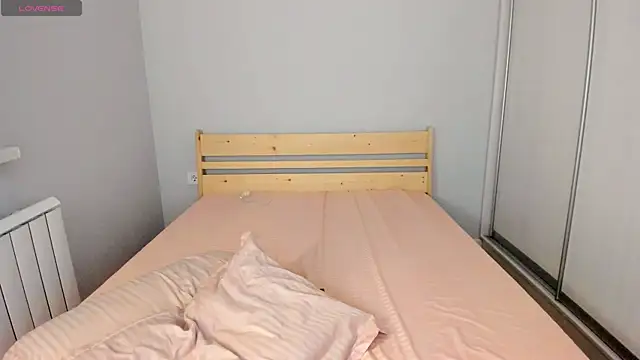 Snapshot of dragon_princesss chatting on February 3, 5:14 pm dragon princesss online show from February 3, 5:14 pm