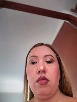 VIOLETA-25  online show from April 8, 3:02 pm