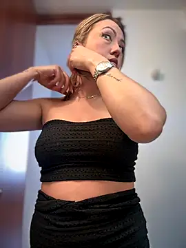 VIOLETA-25  online show from December 4, 2:05 pm