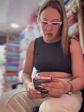 VIOLETA-25  online show from February 7, 8:28 pm