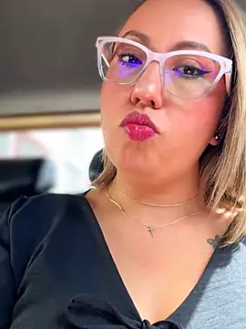 Snapshot of VIOLETA-25_ chatting on June 19, 3:18 pm VIOLETA-25 online show from June 19, 3:18 pm