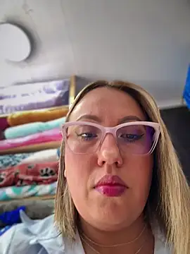 Snapshot of VIOLETA-25_ chatting on June 24, 3:43 pm VIOLETA-25 online show from June 24, 3:43 pm