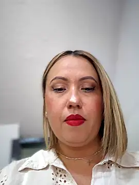 Snapshot of VIOLETA-25_ chatting on June 1, 3:33 pm VIOLETA-25 online show from June 1, 3:33 pm