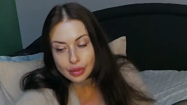 Snapshot of Mia_Lovi chatting on February 27, 9:58 pm Mia Lovi online show from February 27, 9:58 pm