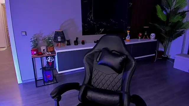 anemarieejolie online show from April 19, 6:10 pm