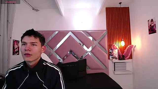 Zafiro Chizuy online show from December 12, 3:21 am