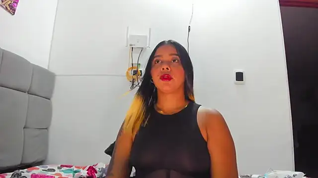 Snapshot of Miranda-brow chatting on November 9, 4:05 am Miranda-brow online show from November 9, 4:05 am