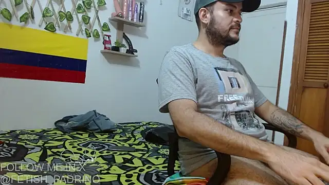 Snapshot of fetish_padrino chatting on March 16, 5:03 am fetish padrino online show from March 16, 5:03 am
