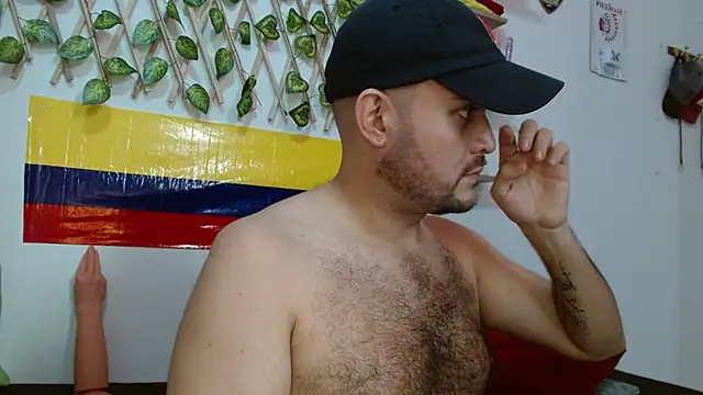 Snapshot of fetish_padrino chatting on February 26, 10:04 pm fetish padrino online show from February 26, 10:04 pm