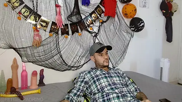 Snapshot of fetish_padrino chatting on October 16, 5:54 pm fetish padrino online show from October 16, 5:54 pm