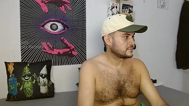 Snapshot of fetish_padrino chatting on September 14, 3:01 pm fetish padrino online show from September 14, 3:01 pm