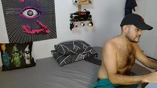 Snapshot of fetish_padrino chatting on September 13, 3:45 pm fetish padrino online show from September 13, 3:45 pm