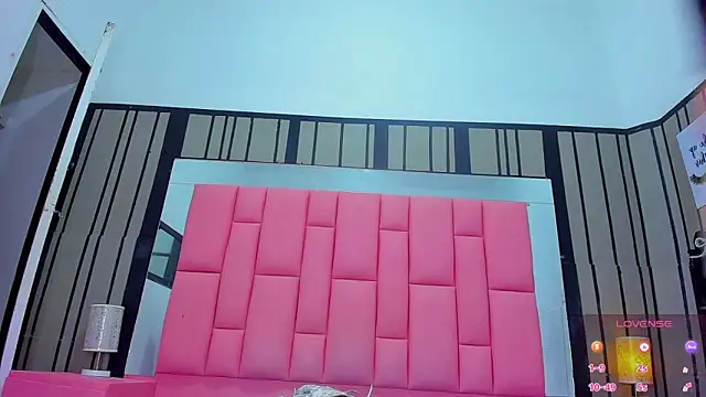 Snapshot of Ashleimoss chatting on March 13, 11:30 am Ashleimoss online show from March 13, 11:30 am