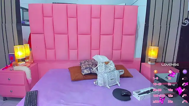 Snapshot of Ashleimoss chatting on February 1, 11:42 am Ashleimoss online show from February 1, 11:42 am