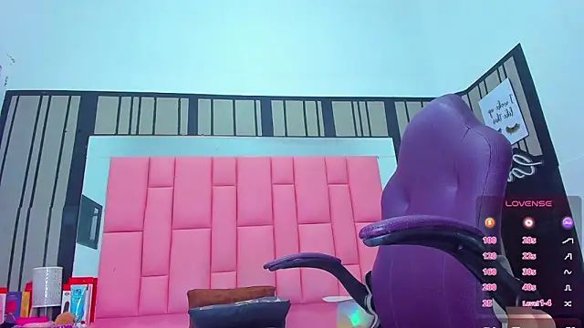 Snapshot of Ashleimoss chatting on March 8, 2:30 pm Ashleimoss online show from March 8, 2:30 pm