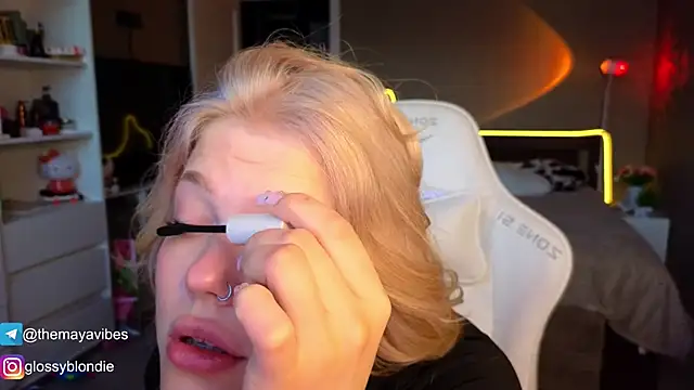 Maya Rave online show from April 1, 4:03 am