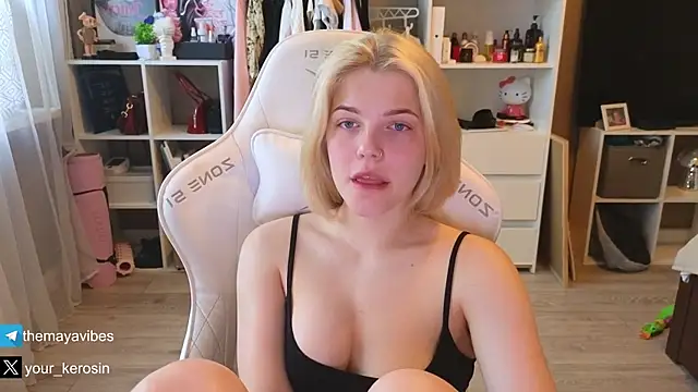 Maya Rave online show from May 29, 3:23 am