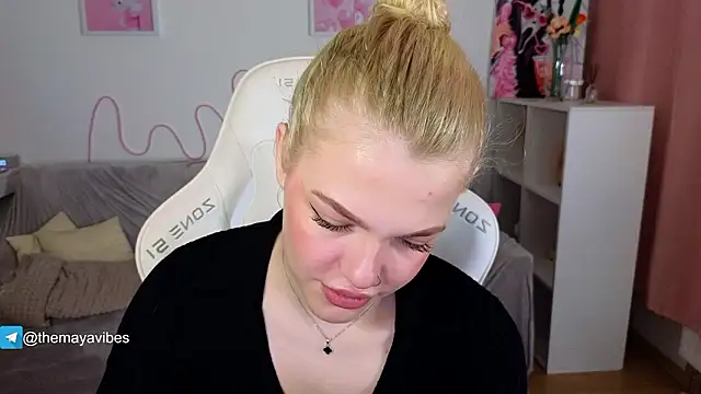 Maya Rave online show from March 6, 3:45 am