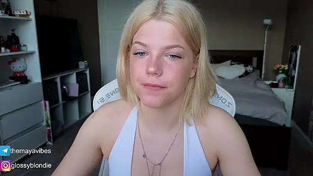 Maya Rave online show from April 20, 3:20 am