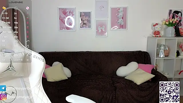 Snapshot of Maya_Rave chatting on October 25, 3:38 am Maya Rave online show from October 25, 3:38 am