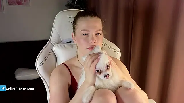 Snapshot of Maya_Rave chatting on January 12, 3:35 am Maya Rave online show from January 12, 3:35 am