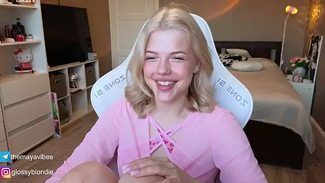 Maya Rave online show from April 9, 3:30 am