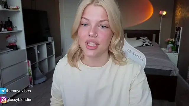 Maya Rave online show from April 19, 3:29 am