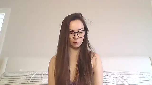 Snapshot of mixedasiangirl chatting on February 23, 7:58 pm mixedasiangirl online show from February 23, 7:58 pm