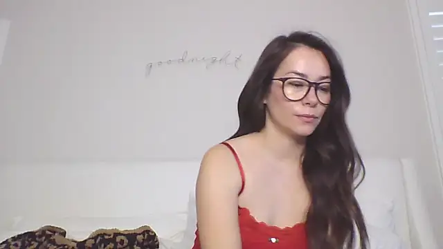 Snapshot of mixedasiangirl chatting on December 16, 8:13 pm mixedasiangirl online show from December 16, 8:13 pm