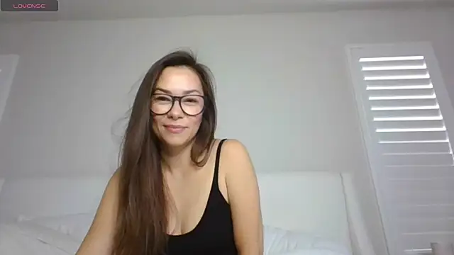 mixedasiangirl online show from September 10, 5:12 pm