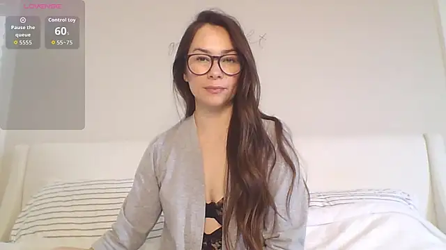 Snapshot of mixedasiangirl chatting on May 8, 6:56 pm mixedasiangirl online show from May 8, 6:56 pm