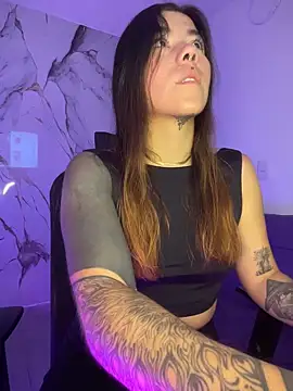 luccianagreyy online show from April 2, 12:23 pm