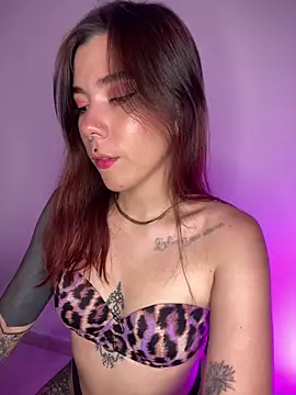 Snapshot of luccianagreyy chatting on March 20, 1:02 am luccianagreyy online show from March 20, 1:02 am