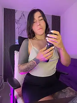 luccianagreyy online show from June 19, 11:38 am