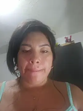 Snapshot of steisy325 chatting on December 13, 10:16 pm steisy325 online show from December 13, 10:16 pm