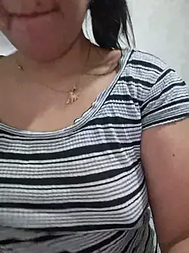 steisy325 online show from April 10, 2:35 pm