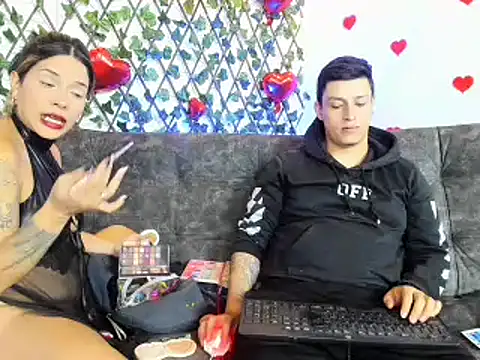 Snapshot of ethanandbrianna chatting on February 10, 12:30 am ethanandbrianna online show from February 10, 12:30 am
