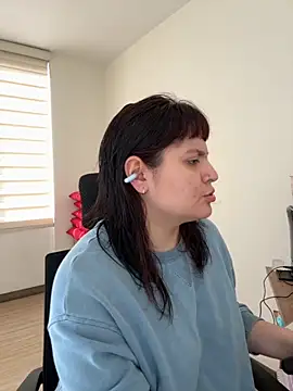 Snapshot of PoliBenett_ chatting on October 16, 8:17 pm PoliBenett online show from October 16, 8:17 pm