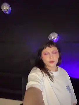 Snapshot of PoliBenett_ chatting on November 5, 9:29 pm PoliBenett online show from November 5, 9:29 pm