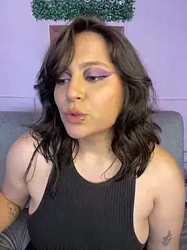 Snapshot of PoliBenett_ chatting on February 6, 7:51 pm PoliBenett online show from February 6, 7:51 pm