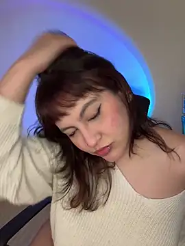 Snapshot of PoliBenett_ chatting on September 17, 1:24 pm PoliBenett online show from September 17, 1:24 pm