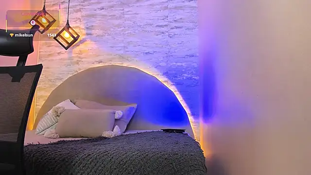 Aron Bolt online show from March 29, 5:03 pm