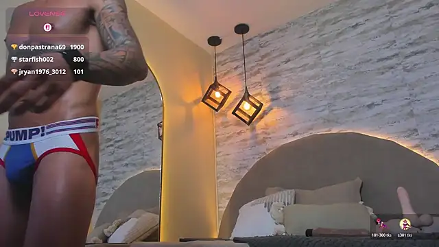 Snapshot of Aron_Bolt chatting on December 14, 8:42 am Aron Bolt online show from December 14, 8:42 am