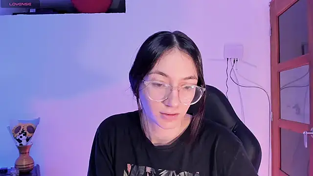 Snapshot of haanna_thompsoon chatting on December 12, 7:37 pm haanna thompsoon online show from December 12, 7:37 pm