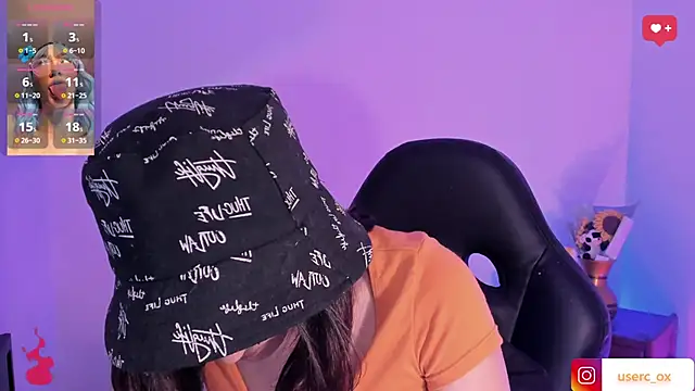 Snapshot of haanna_thompsoon chatting on February 25, 10:31 pm haanna thompsoon online show from February 25, 10:31 pm