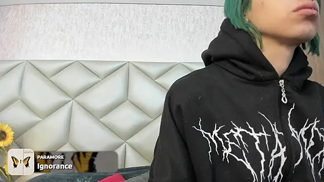 Snapshot of Im_gaia chatting on November 23, 12:04 pm Im gaia online show from November 23, 12:04 pm