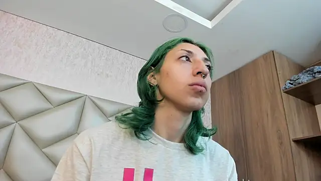 Snapshot of Im_gaia chatting on November 9, 12:09 pm Im gaia online show from November 9, 12:09 pm